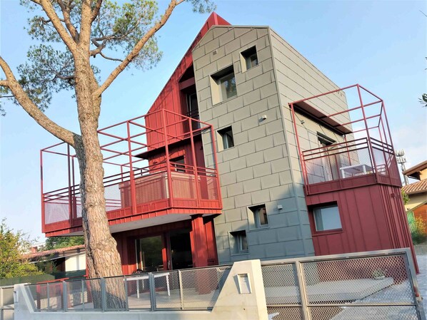 Villa, 2 Bedrooms, Garden View | Exterior - Modern Villa Close to the Beach (Lignano Sabbiadoro)