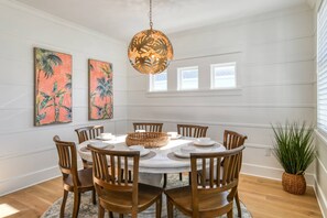 Dining - Luxury Home Steps to Beach! 4 Masters, Firepit, Ping Pong, Putting Green, EV charger, Balconies (Saint Augustine)