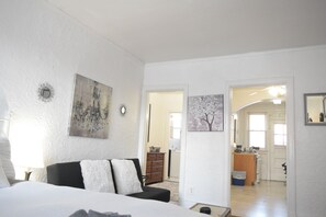 1 bedroom, iron/ironing board, free WiFi