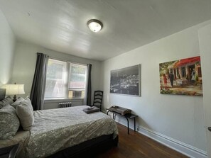 1 bedroom, iron/ironing board, free WiFi