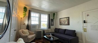 Comfy Walk to Forest Park!