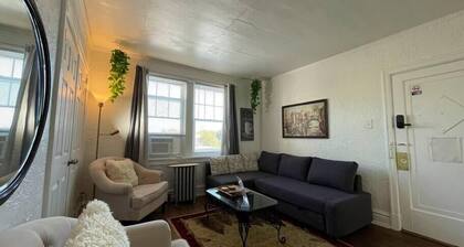 Comfy Walk to Forest Park!