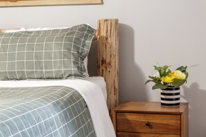 3 habitaciones, escritorio, tabla de planchar con plancha y wifi gratis 