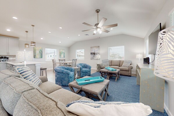 TV - Shared Pool, Parking for 6, Golf Cart Access (Port Aransas)