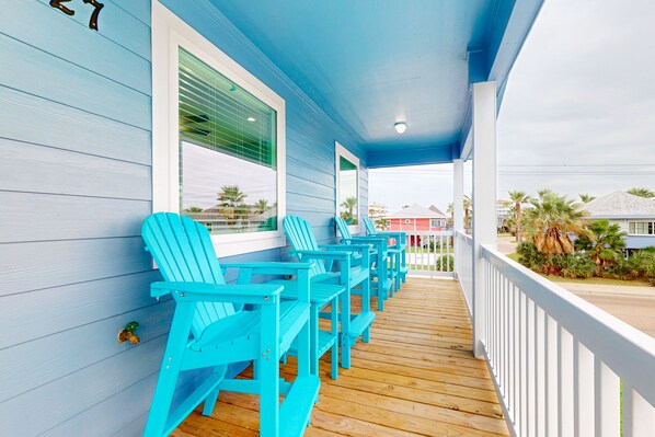 Property grounds - Shared Pool, Parking for 6, Golf Cart Access (Port Aransas)