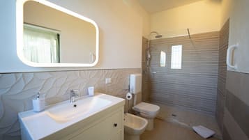 Habitación, 1 habitación, para fumadores, patio | Baño