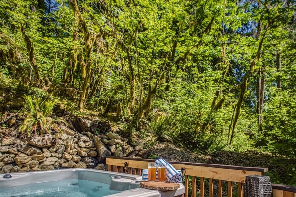 Tina de hidromasaje al aire libre