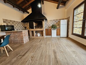 Réfrigérateur, micro-ondes, four, lave-vaisselle