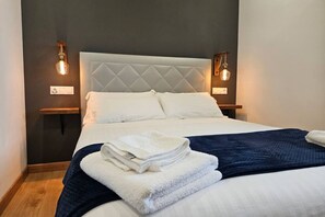 2 bedrooms, iron/ironing board, WiFi (free), bed sheets