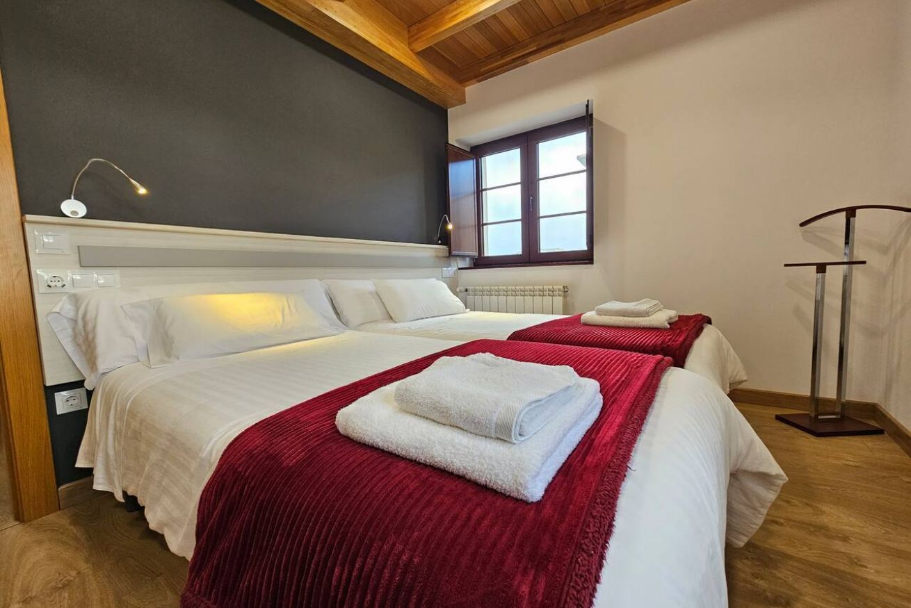 2 slaapkamers, een strijkplank/strijkijzer, gratis wifi, beddengoed