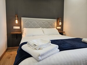 2 bedrooms, iron/ironing board, free WiFi, bed sheets - 28C01 Aptos Lola Penarronda - Castelo (Castropol)