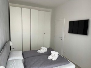 1 camera, Wi-Fi, lenzuola