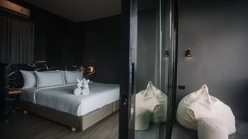 Minibar, desk, iron/ironing board, free WiFi