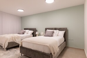 2 室のベッドルーム、WiFi (無料)