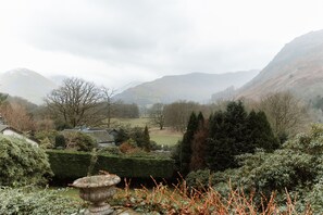 Cottage | Interior - Grey Walls (Penrith)