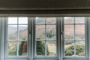 Cottage | Interior - Grey Walls (Penrith)