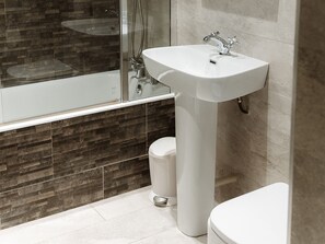 Interior - Grey Walls (Penrith)
