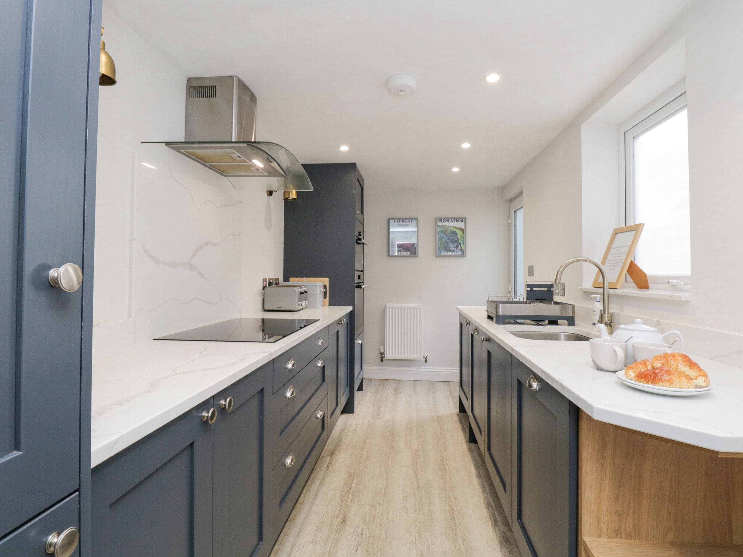 冰箱、洗碗机、电热水壶、烤面包机