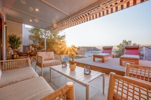 Luxury Apartment | Terrace/patio