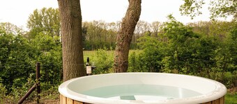 A comfortable forest lodge with hot tub!