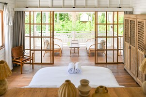 Deluxe-Villa | 2 Schlafzimmer, Schreibtisch, kostenloses WLAN, Bettwäsche