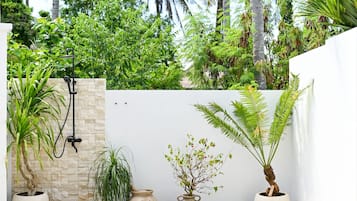 Kolam renang outdoor
