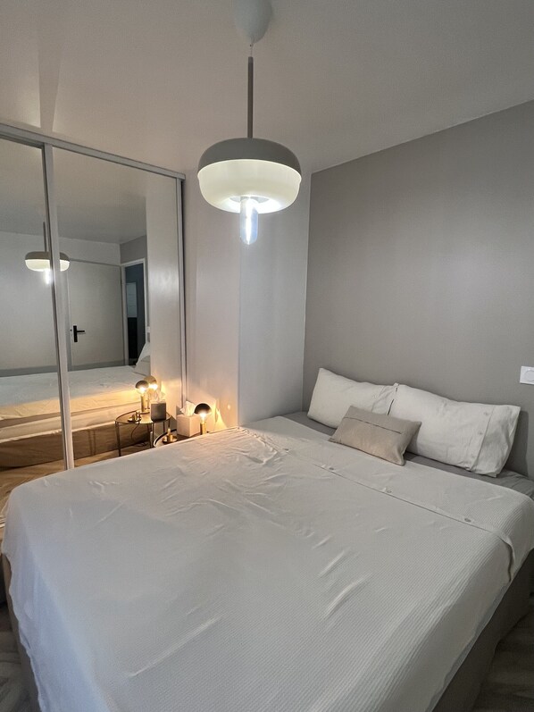 2 bedrooms, iron/ironing board, WiFi, bed sheets