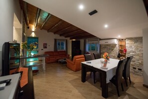 House, 1 Bedroom, Smoking, Terrace | Living area