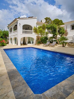 Pool - Lovely modern villa with every amenity in quiet setting  but close to Javea (Jesus Pobre, Javea,)