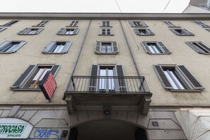 Front of property - notaMi - Just Home Sant'Agostino (Milan)