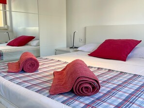 3 Schlafzimmer, Bügeleisen/Bügelbrett, Internetzugang, Bettwäsche