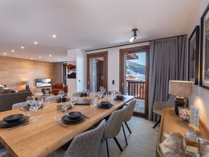 Dining - Family Apartment in Courchevel for 8 People (Courchevel 1650)