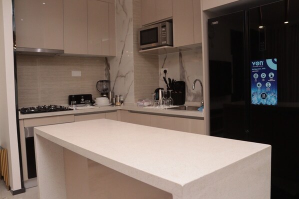 Private kitchen - City Center Gem: Stylish Loft with High-End Finishes and Access to Amenities (Nairobi)