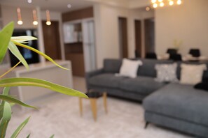 Living area - City Center Gem: Stylish Loft with High-End Finishes and Access to Amenities (Nairobi)