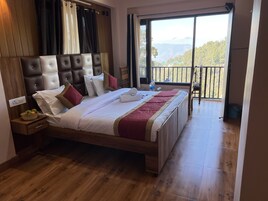 Superior Double Room | Premium bedding, free WiFi, bed sheets