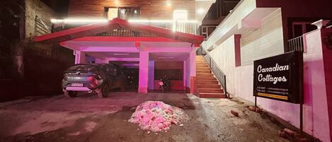 Fachada de la propiedad