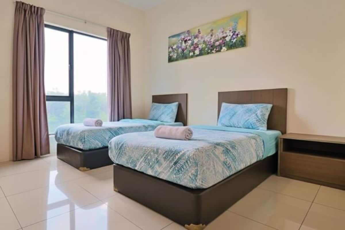 Individuelt dekorert, individuelt innredet og skrivebord