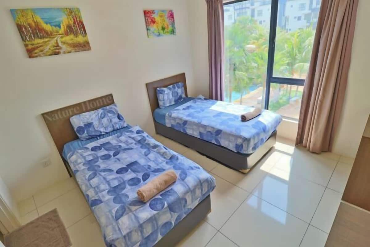 1 bedroom, individually decorated, individually furnished, desk