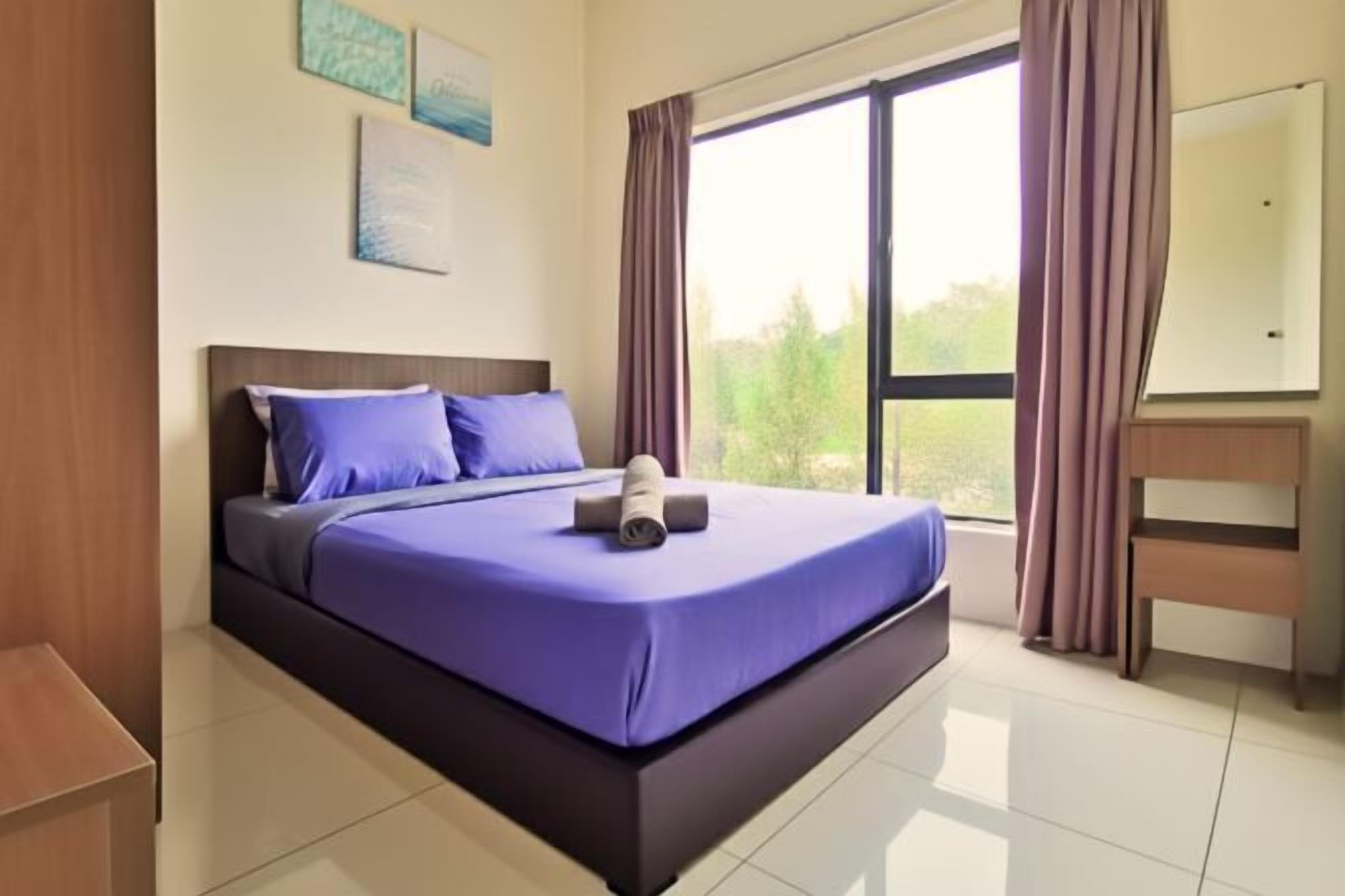 Individuelt dekorert, individuelt innredet og skrivebord