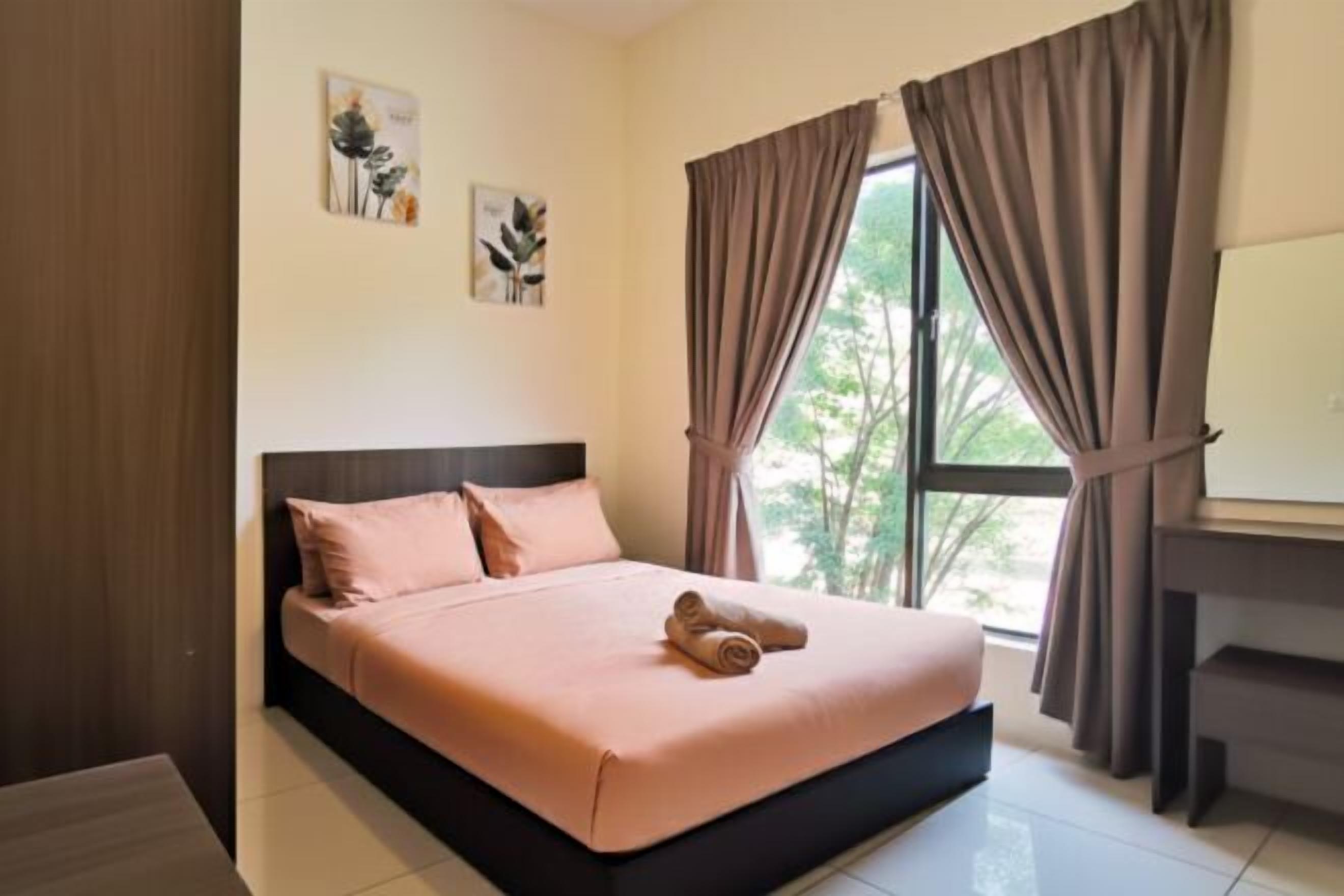 Décor unique, ameublement unique, bureau, rideaux d’obscurcissement