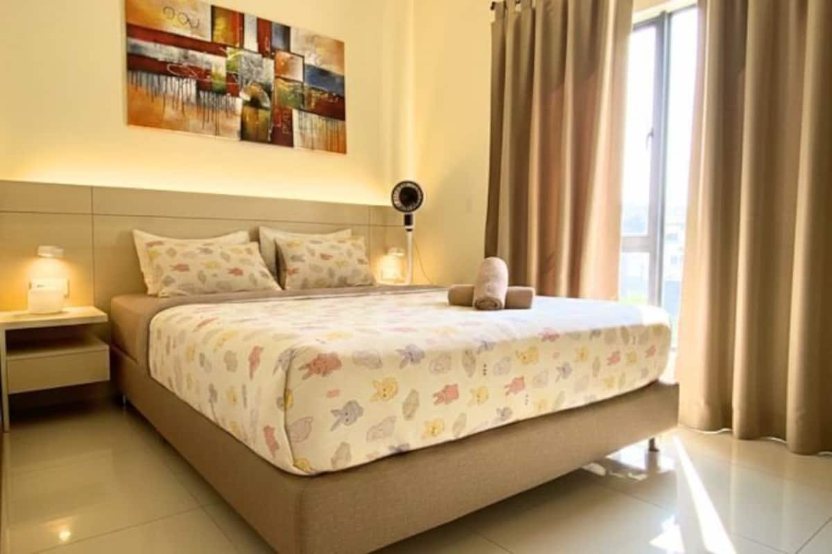 Individuelt dekorert, individuelt innredet og skrivebord