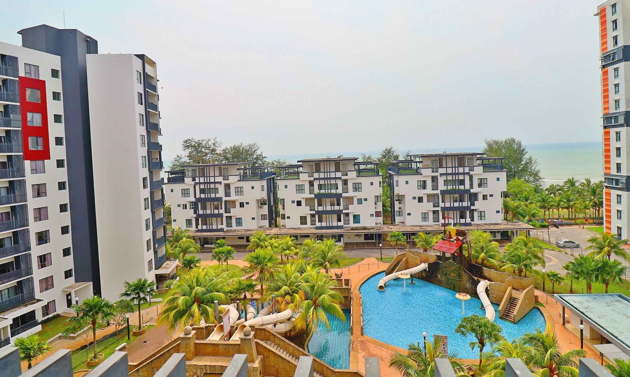 Deluxe appartement, 2 slaapkamers, balkon, uitzicht op zwembad | Kameruitzicht