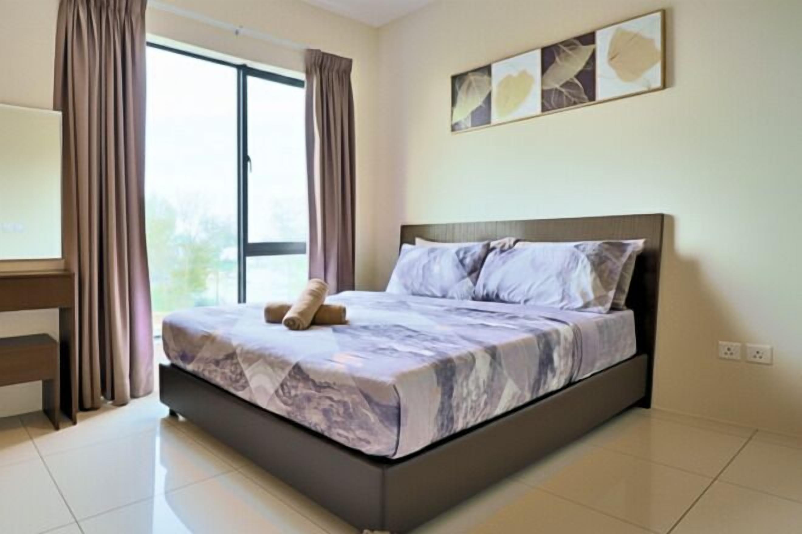 Individueel gedecoreerd, individueel gemeubileerd, een bureau