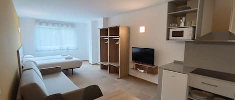 Apartament Comfort | 1 dormitori, cobrellits, escriptori i wifi gratuïta