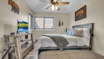 2 bedrooms, travel crib, free WiFi, bed sheets