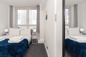 3 bedrooms, desk, iron/ironing board, WiFi