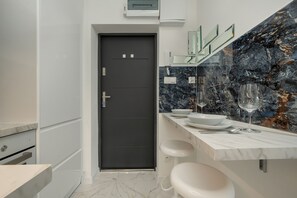 In-room dining - Unique Studio in Wrocław by Renters (Wroclaw)