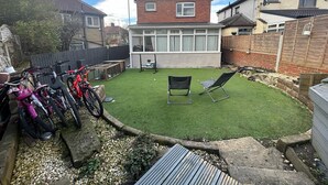 Property grounds - Green Hill Stay 2-bed Apartment in Leeds (Leeds)