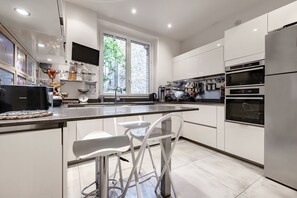 Fridge, microwave, oven, stovetop