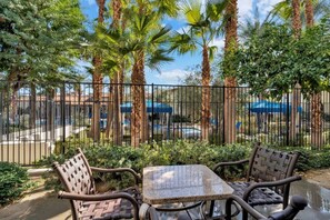 Outdoor dining - Palm Paradise 3 | 3BR Legacy Villa (La Quinta)